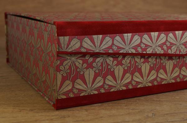 Erinnerungsbox mit luxuriösem Einband und Samtkanten - tolles Hochzeitsgeschenk